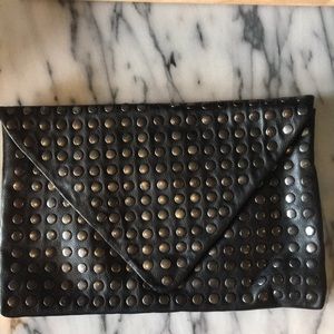 Studded clutch